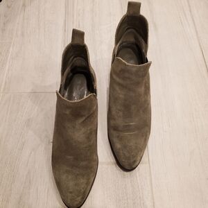 Vince camuto olive green booties